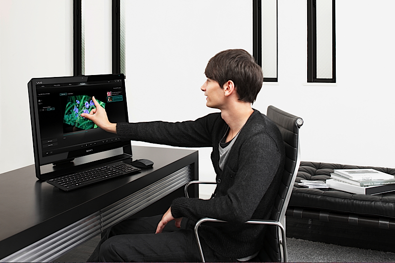 Sony Vaio L Series All-in-One - desktop multitouch capabil 3D