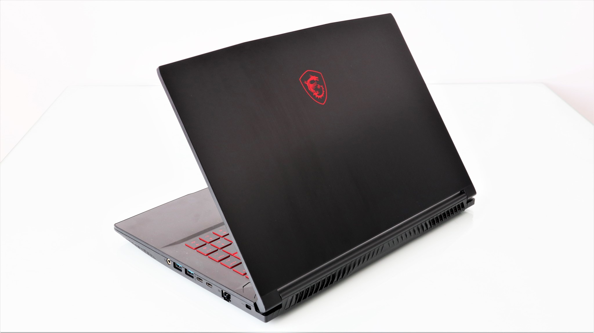 Notebook gaming MSI GF65 Thin 10SER