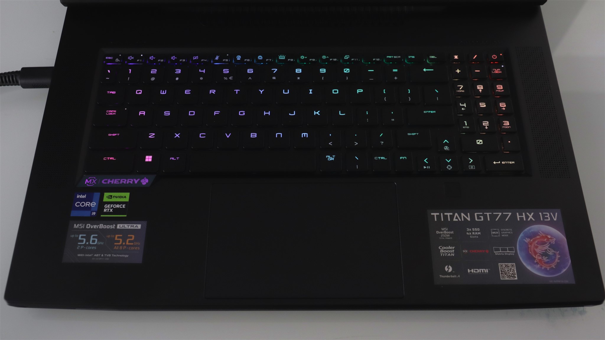 Notebook gaming MSI Titan GT77HX 13VI