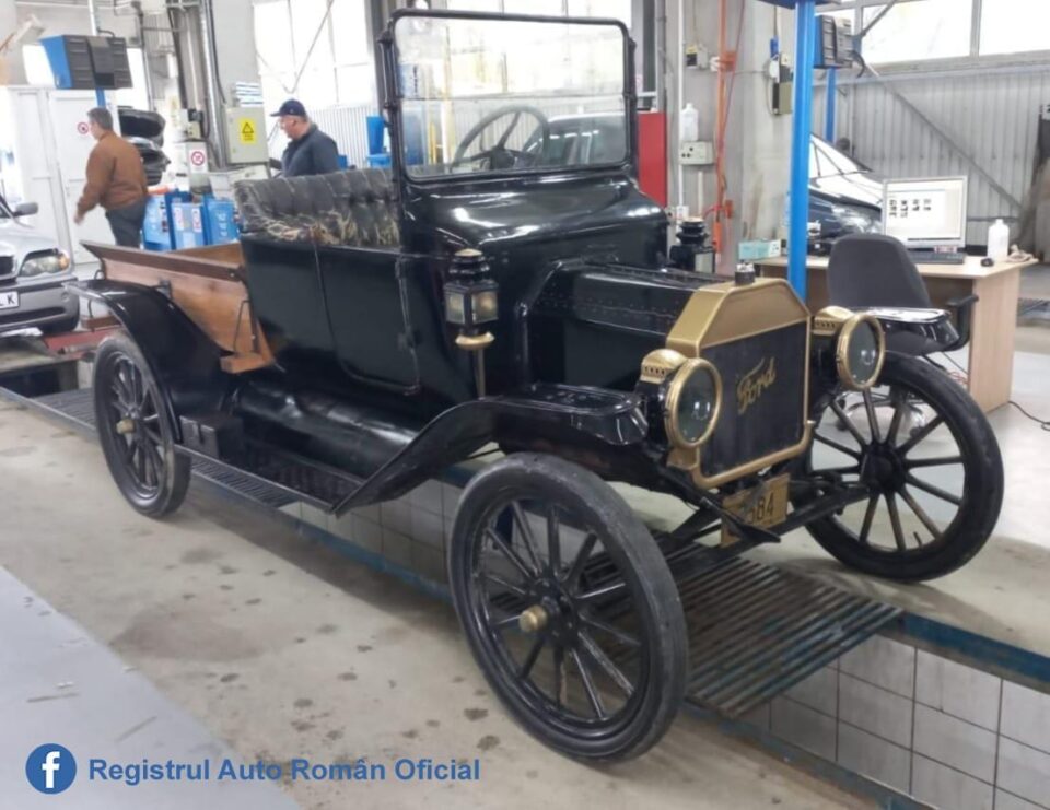 Un român a adus la RAR spre verificare un Ford T produs în 1914