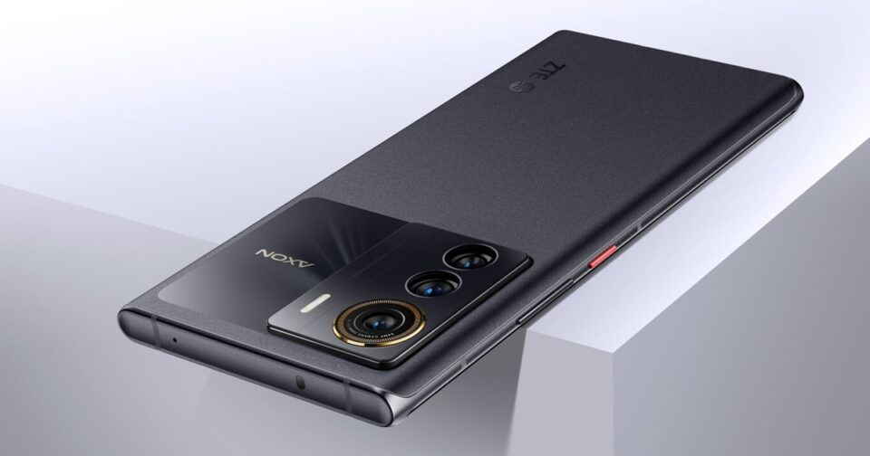 ZTE Axon 50 Ultra – smartphone premium ce oferă conectivitate prin satelit