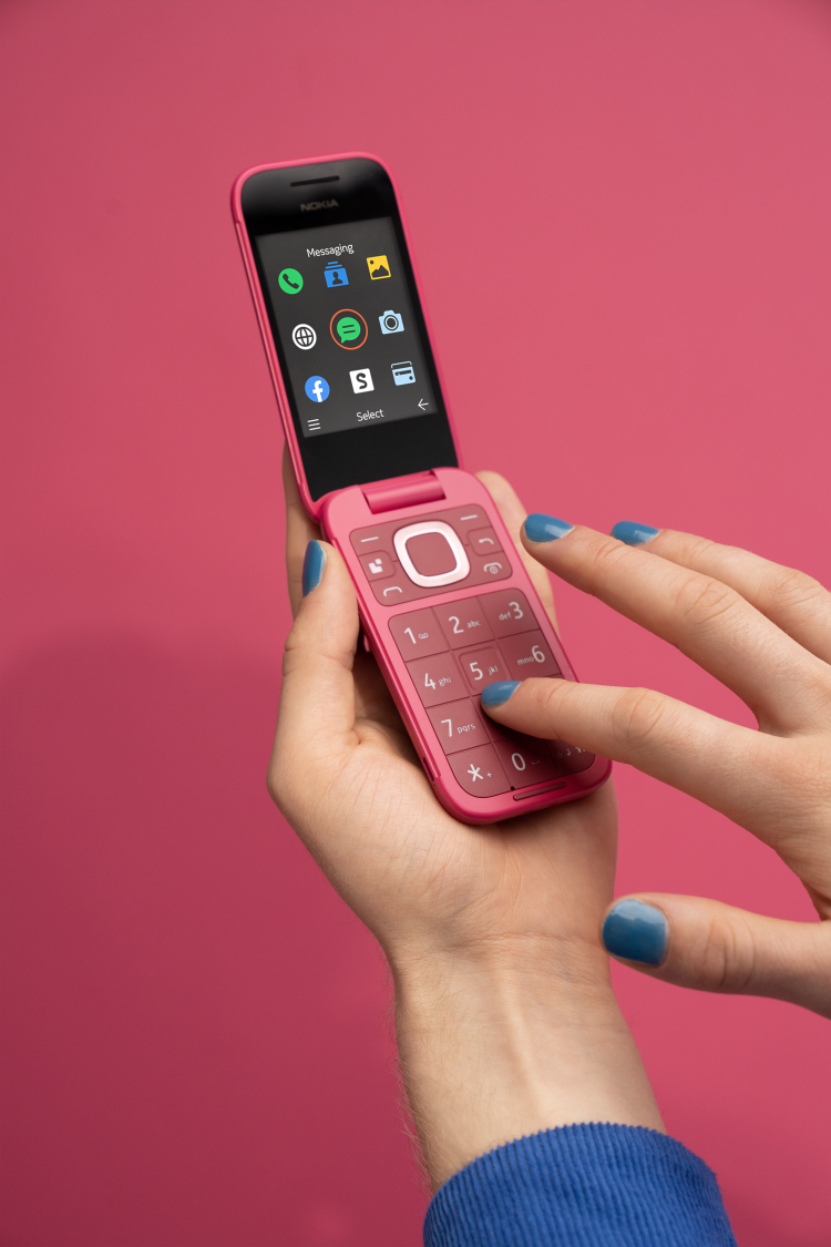 HMD Global se anunţă un susţinător al consumatorilor ce aleg aşa numita detoxifiere digitală şi relansează modele de telefoane Nokia clasice