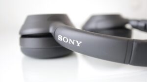 Casti wireless cu ANC Sony ULT Wear