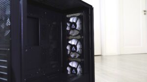 Carcasa AlphaGear Sunbreaker ARGB de la PC Garage
