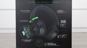 Casti wireless de gaming Razer Kraken V4