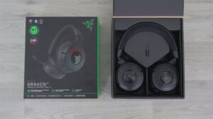 Casti wireless de gaming Razer Kraken V4