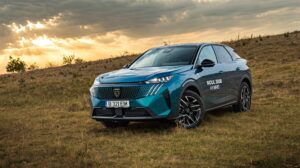 Peugeot 3008 GT 1.2 Hybrid 136CP E-DCS6 - review