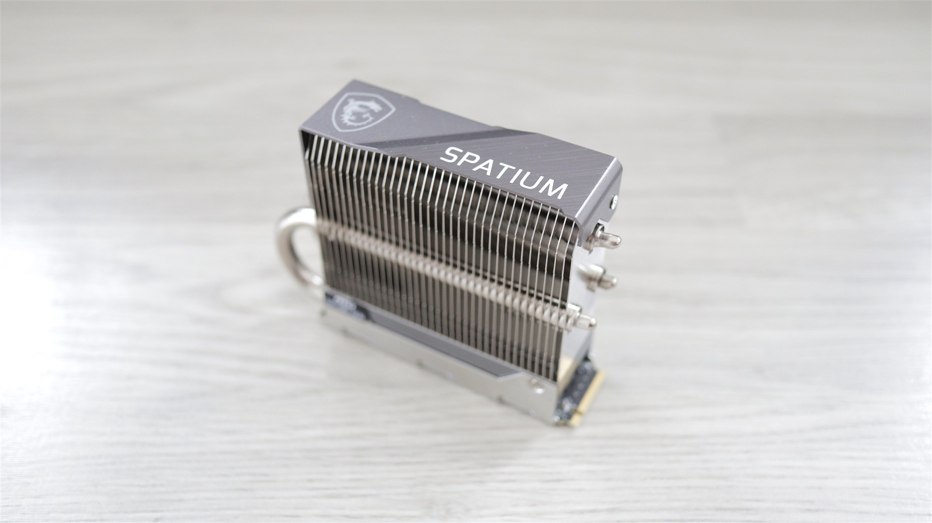 SSD MSI Spatium M580 FROZR 2TB - review (Cooler pasiv care își