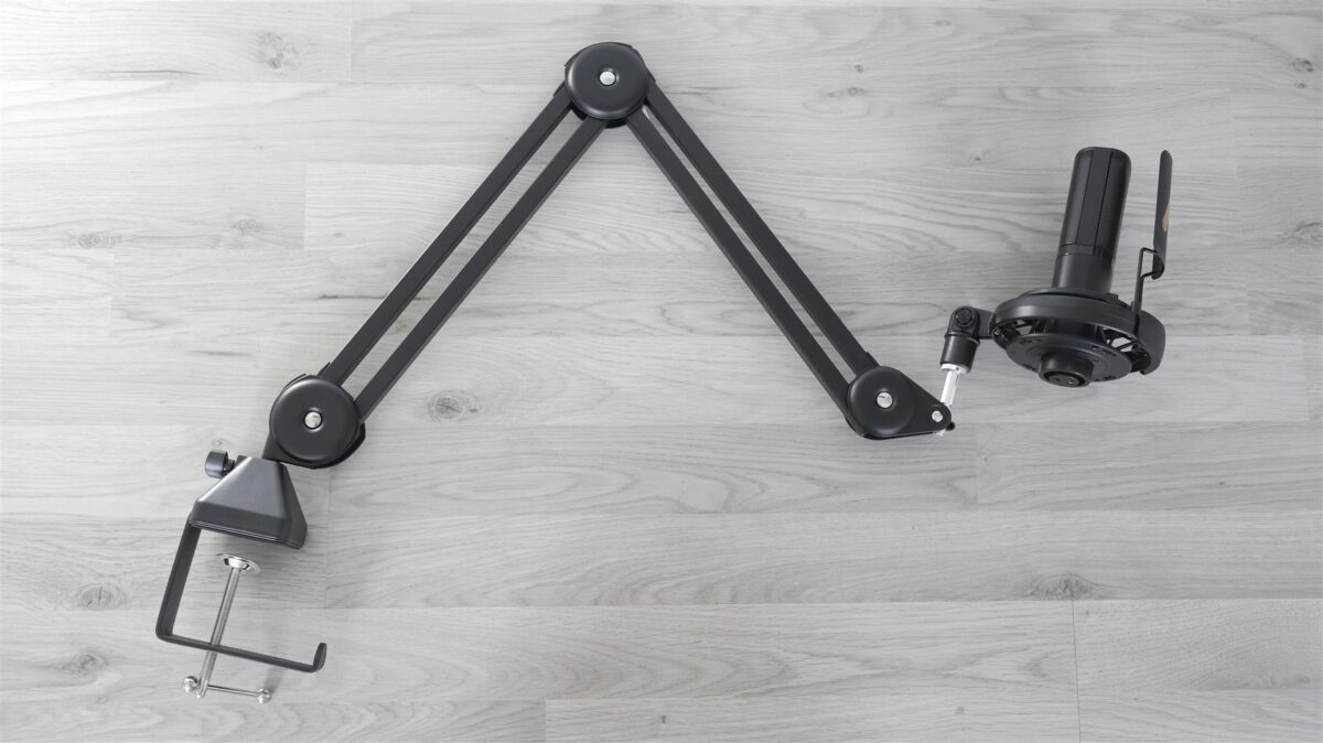 Microfon gaming Maono PM450S cu boom arm inclus - review