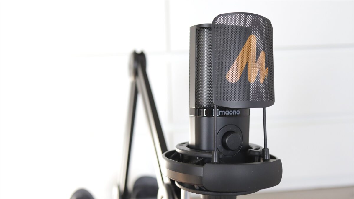 Microfon gaming Maono PM450S cu boom arm inclus - review