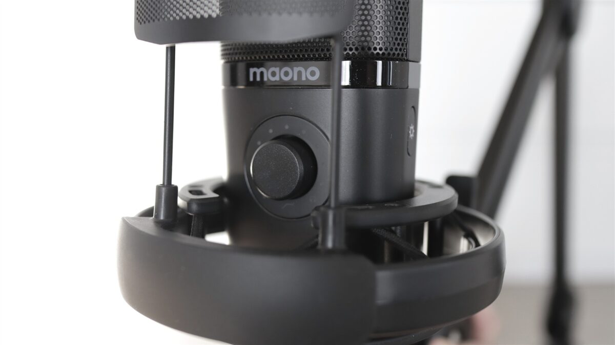 Microfon gaming Maono PM450S cu boom arm inclus - review