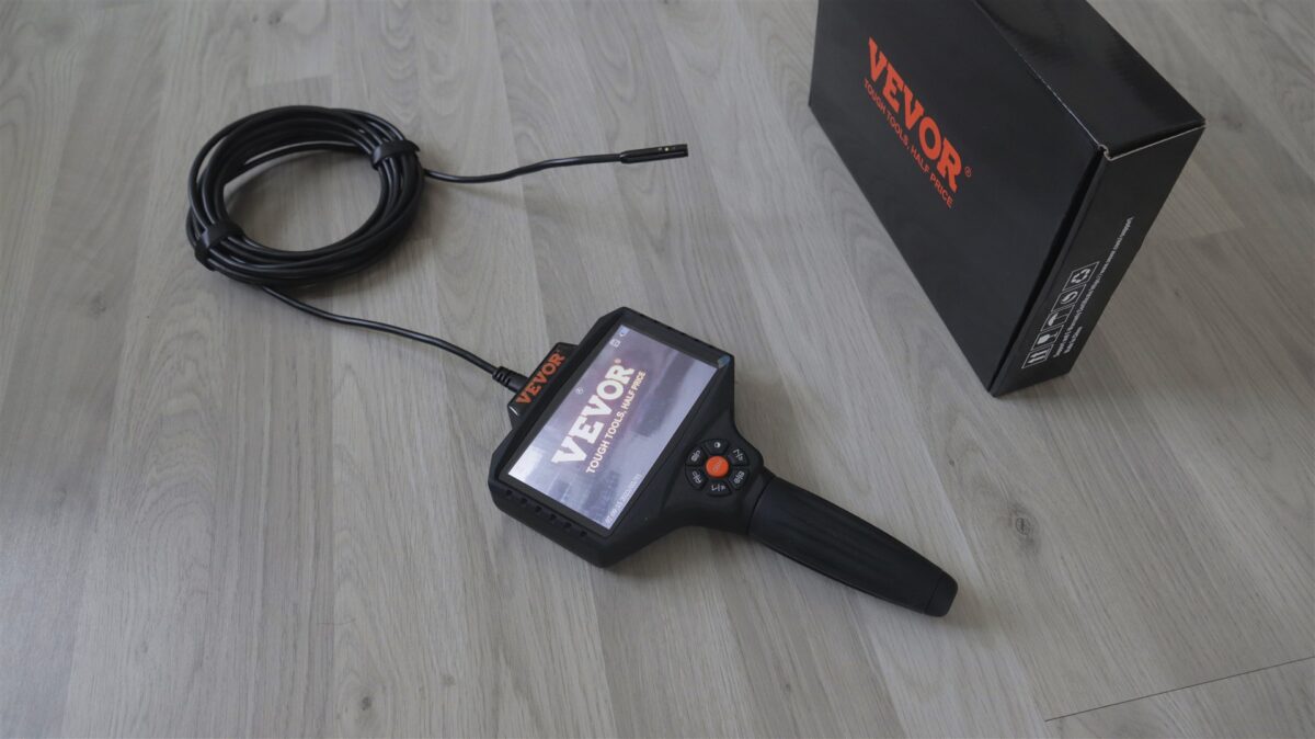 Camera endoscopica cu ecran LCD Vevor SC8 - review