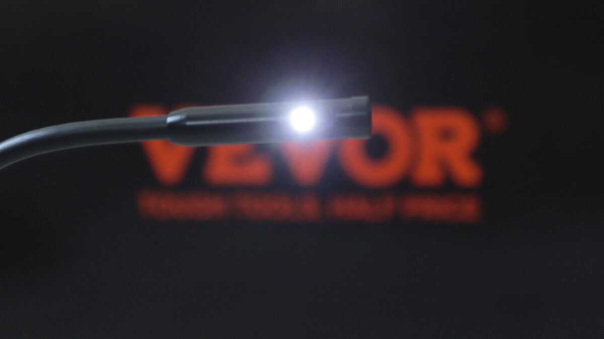 Camera endoscopica cu ecran LCD Vevor SC8 - review