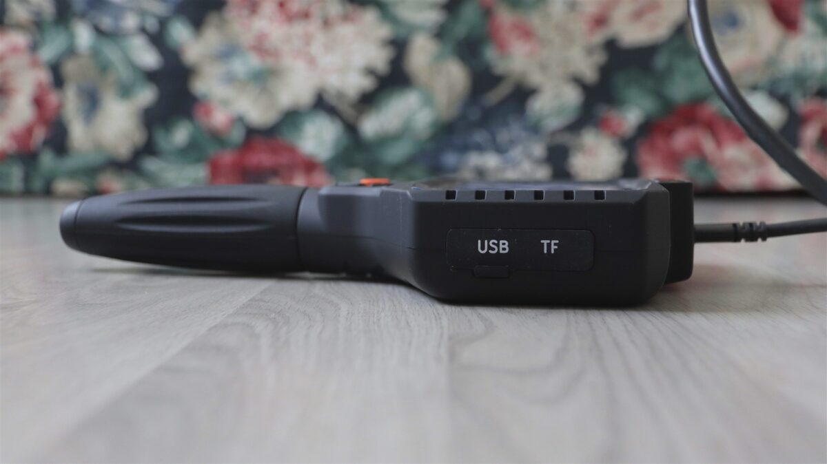 Camera endoscopica cu ecran LCD Vevor SC8 - review