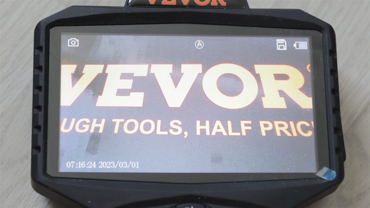 Camera endoscopica cu ecran LCD Vevor SC8 - review