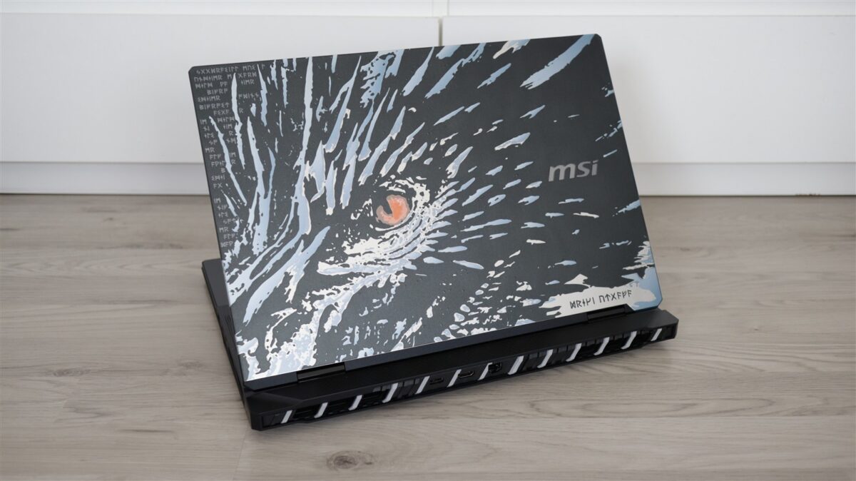 Laptop gaming MSI Titan 18 HX Dragon Edition Norse Myth