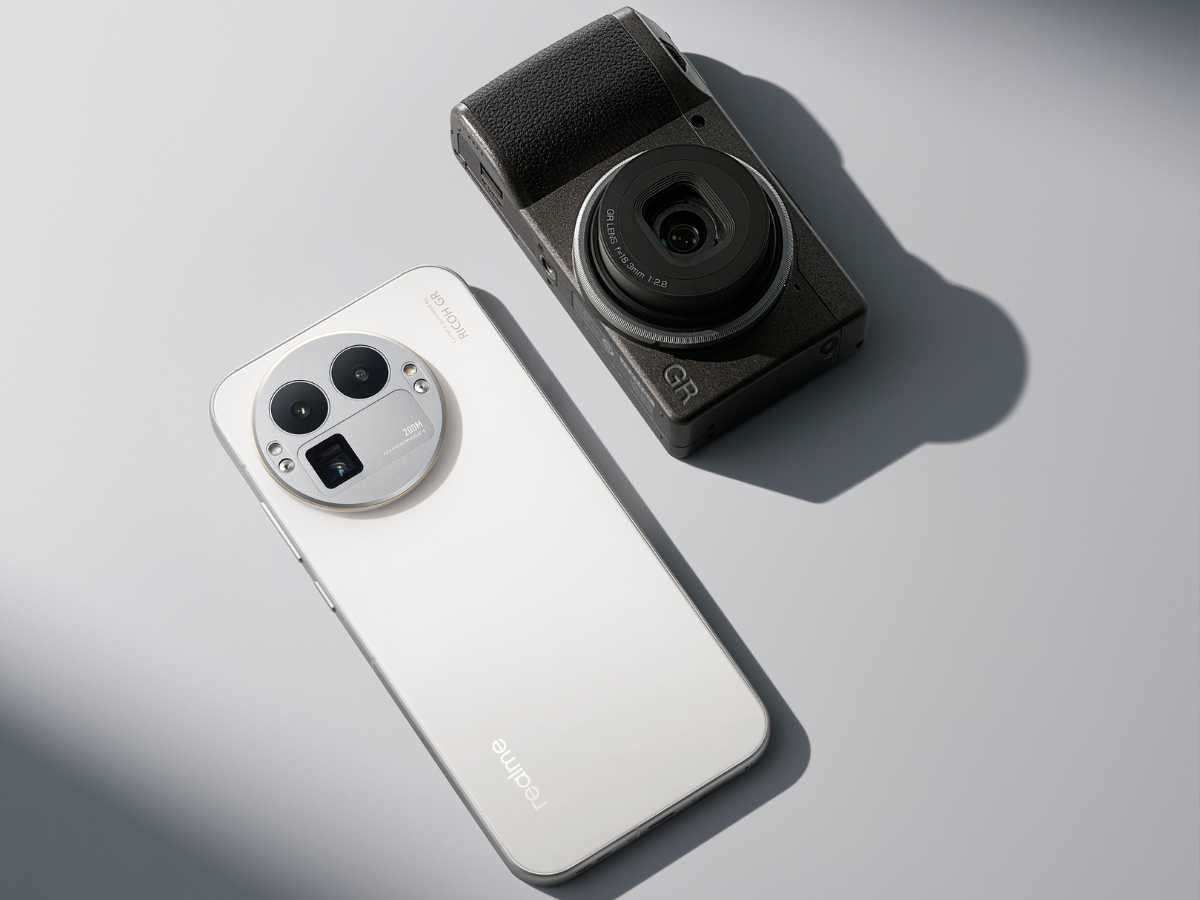 Realme GT 8 Pro la precomandă prin eMAG cu 16 GB RAM și 512 GB stocare - reducere de 1000 lei (cel mai ieftin smartphone cu Qualcomm Snapdragon 8 Elite Gen 5, sub OnePlus 15 cu 250 lei)