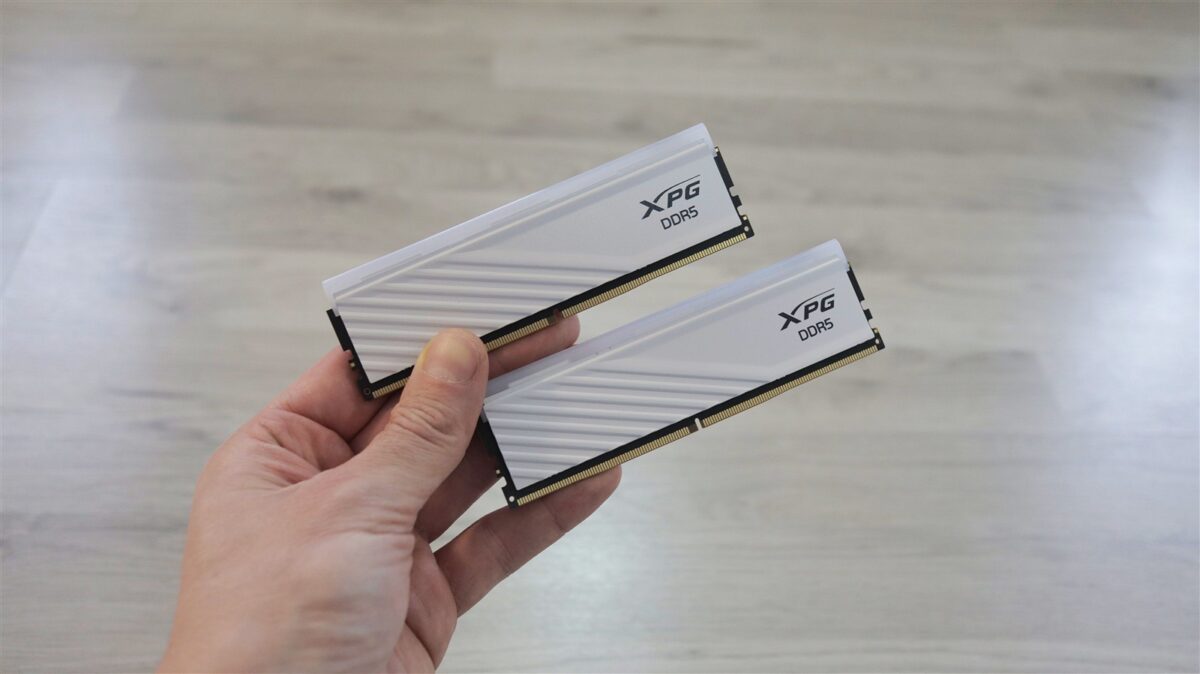 Kit memorie RAM XPG Lancer Blade RGB DDR5 6000MTs 2 x 16GB - prezentare