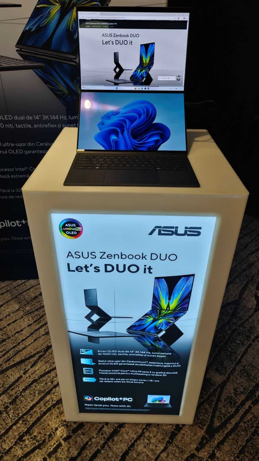 ASUS Zenbook DUO (2026) UX8407