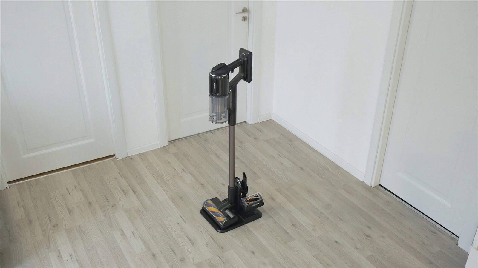 Aspirator vertical Dreame R20 Ultra VRV57F - review (Fără cabluri care să te încurce, cu autonomie rezonabilă și putere ridicată)