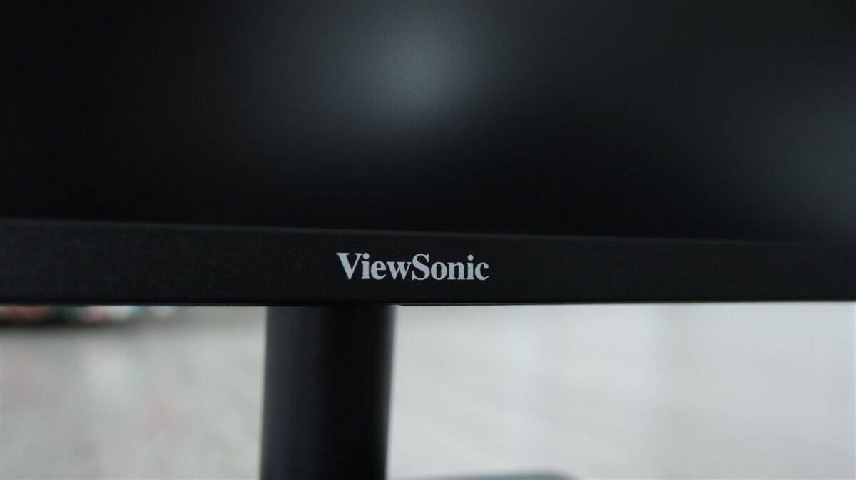 Monitor ViewSonic cu ecran de înaltă rezoluție, ideal pentru gaming și productivitate.