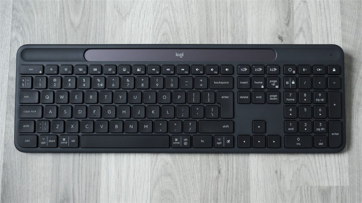 Tastatura Logitech Signature Slim Solar+ - review