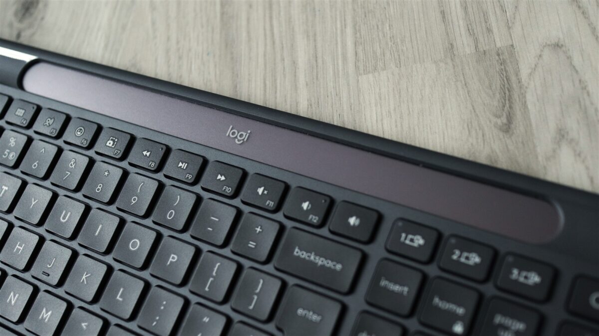 Tastatura Logitech Signature Slim Solar+ - review