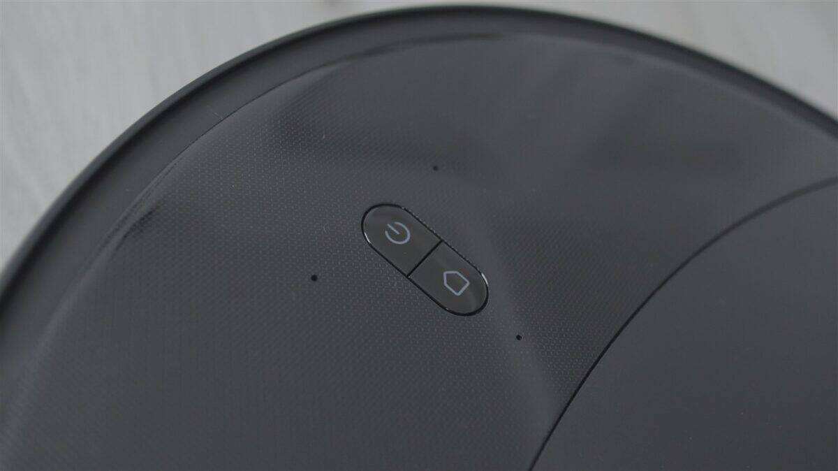 Robot de aspirare cu functie mop Roborock Saros 20 - review