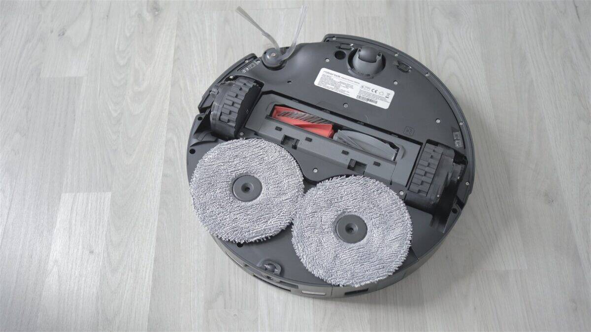 Robot de aspirare cu functie mop Roborock Saros 20 - review
