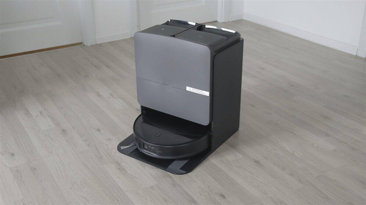 Robot de aspirare cu functie mop Roborock Saros 20 - review