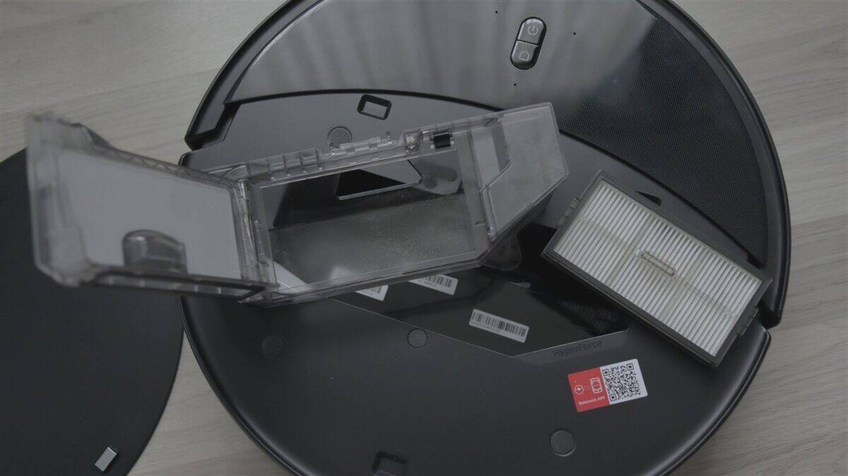 Robot de aspirare cu functie mop Roborock Saros 20 - review