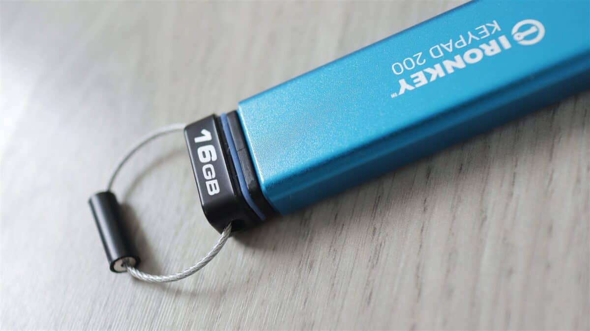 Stick memorie USB Kingston IronKey Keypad 200 16GB - review