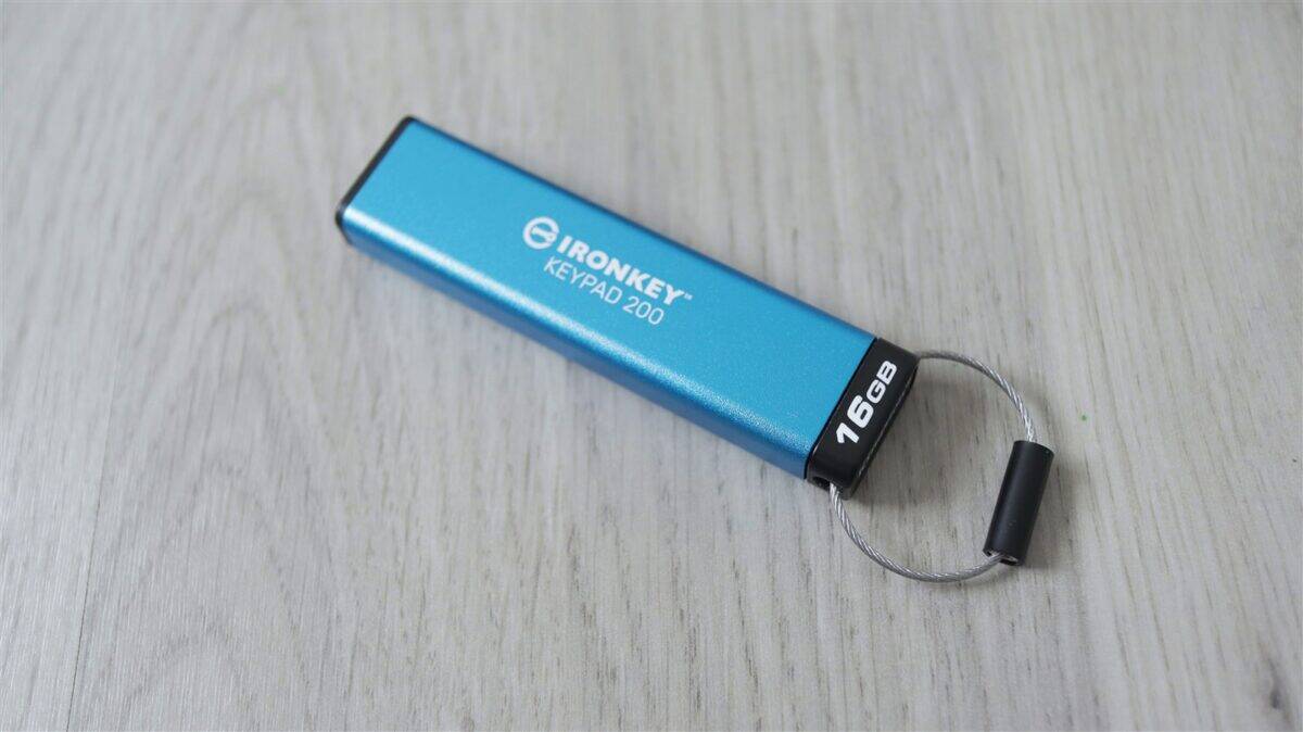 Stick memorie USB Kingston IronKey Keypad 200 16GB - review