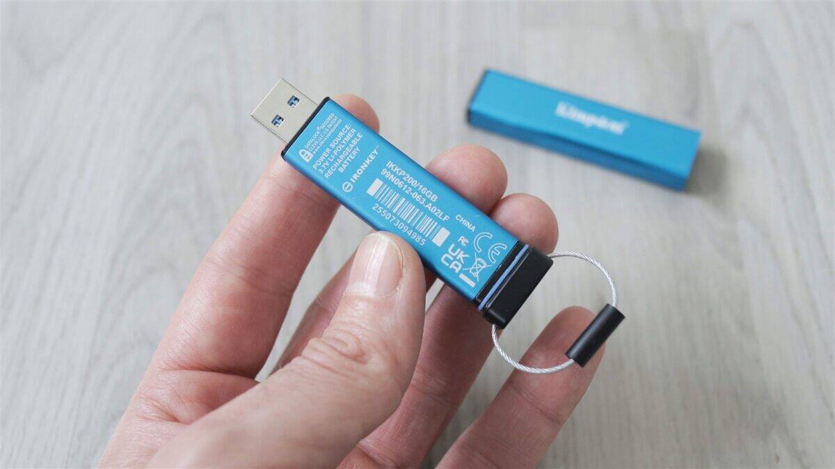 Stick memorie USB Kingston IronKey Keypad 200 16GB - review