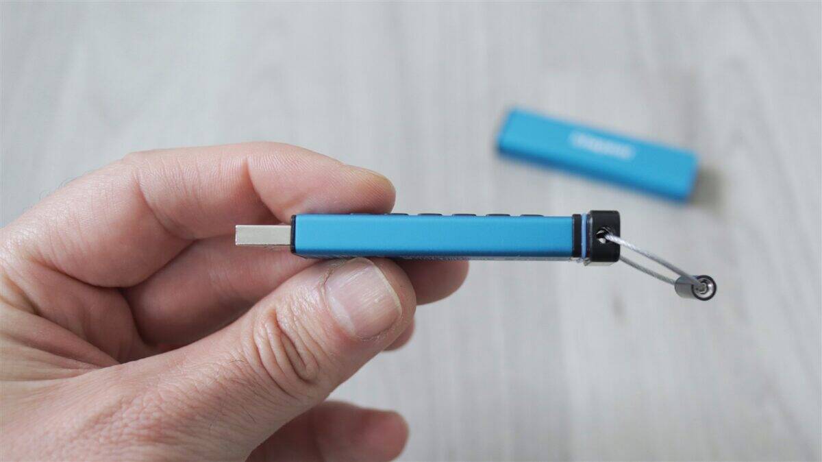 Stick memorie USB Kingston IronKey Keypad 200 16GB - review