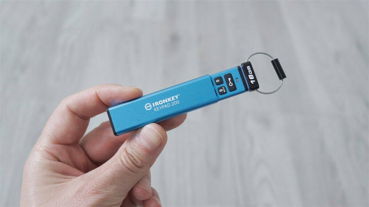 Stick memorie USB Kingston IronKey Keypad 200 16GB - review