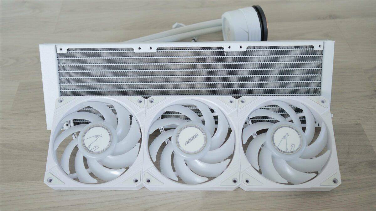 Cooler CPU GIGABYTE AOURS WaterForce 2 360 ICE