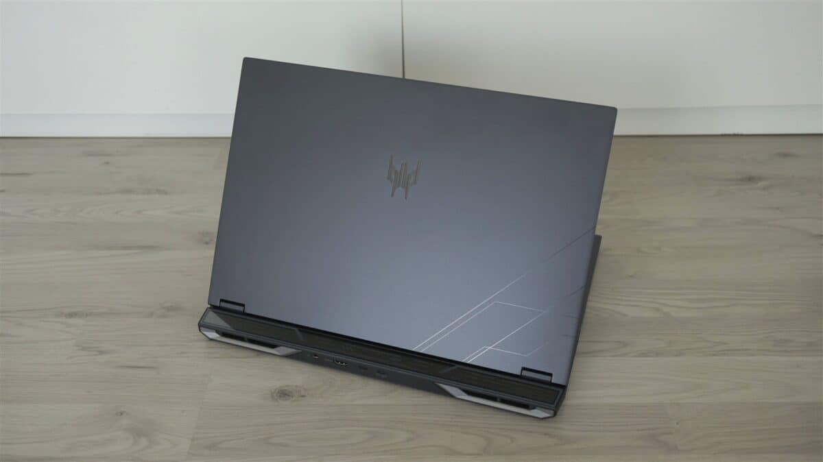 Laptop gaming Acer Predator Helios Neo 18 AI PHN18-72 - prezentare