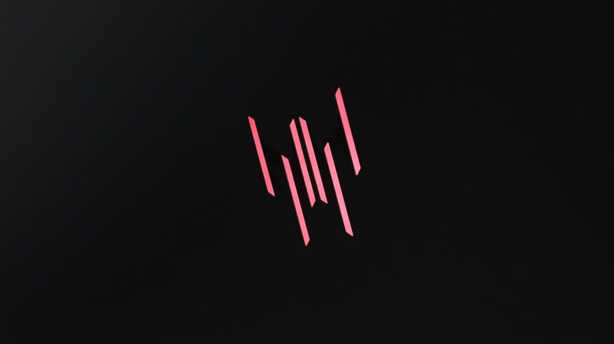 Laptop gaming Acer Predator Helios Neo 18 AI PHN18-72 - prezentare