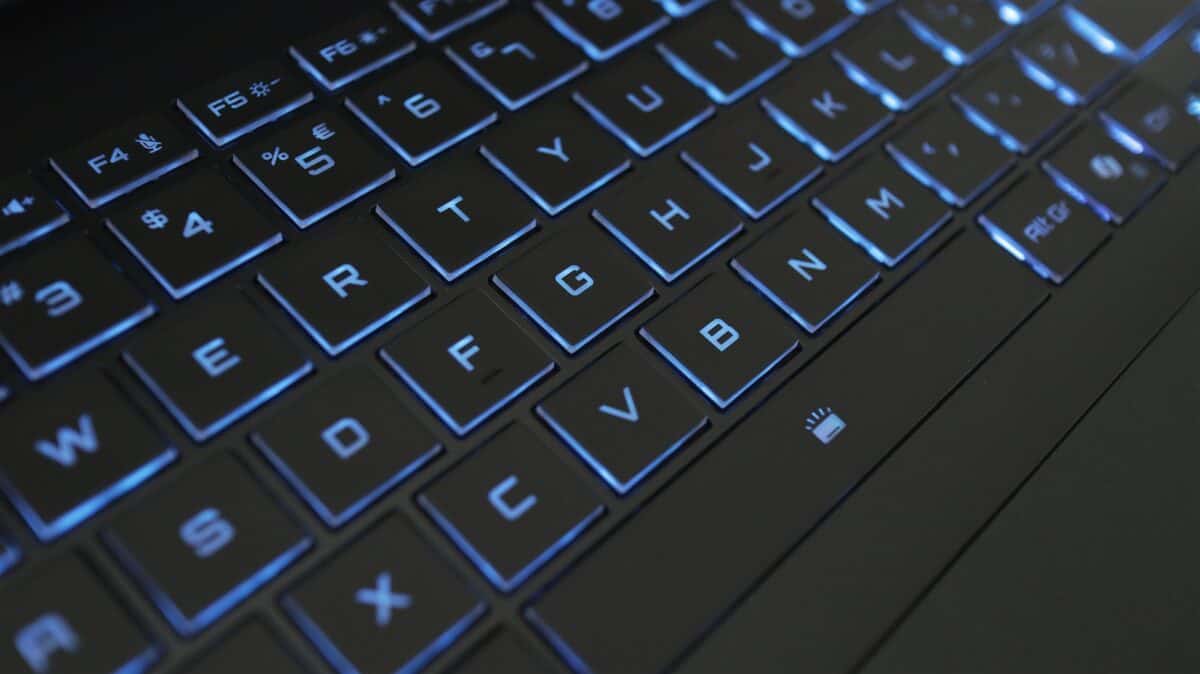 Laptop gaming GIGABYTE Gaming A16 (GA6H) - review