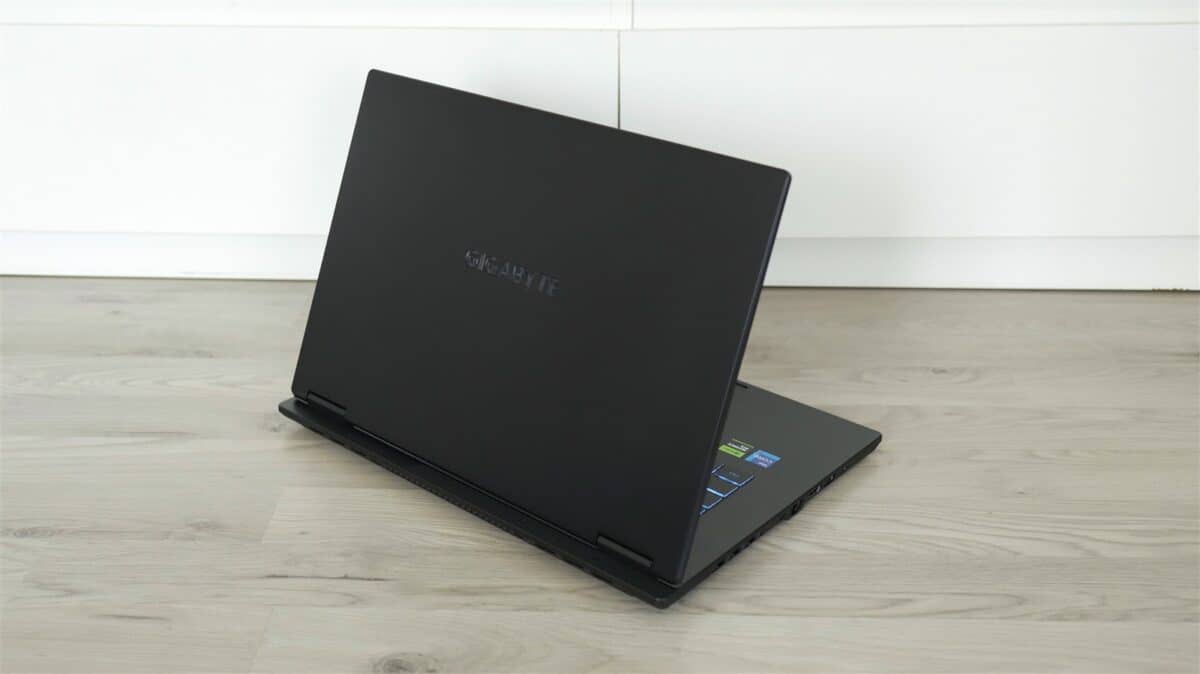 Laptop gaming GIGABYTE Gaming A16 (GA6H) - review