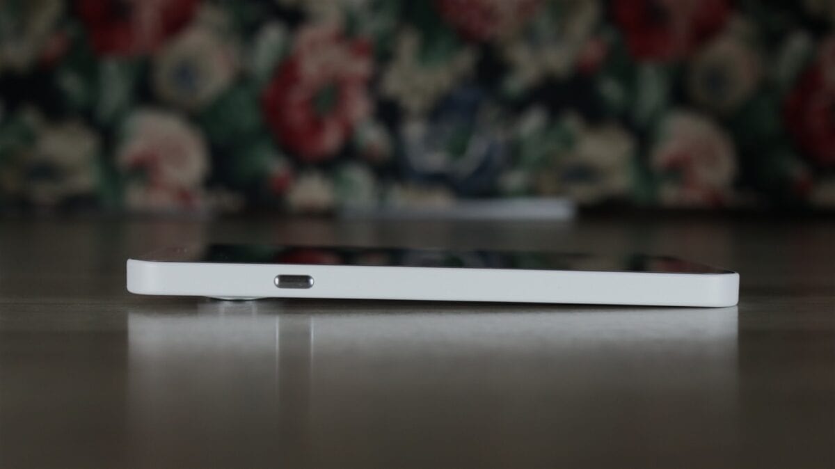 Nothing Phone (4a) - review