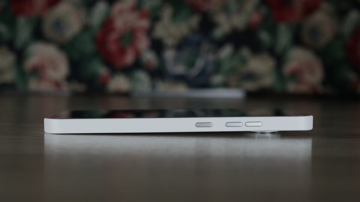 Nothing Phone (4a) - review