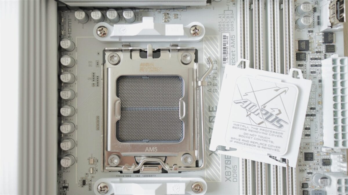 Placa de baza GIGABYTE X870E AORUS PRO X3D ICE - review