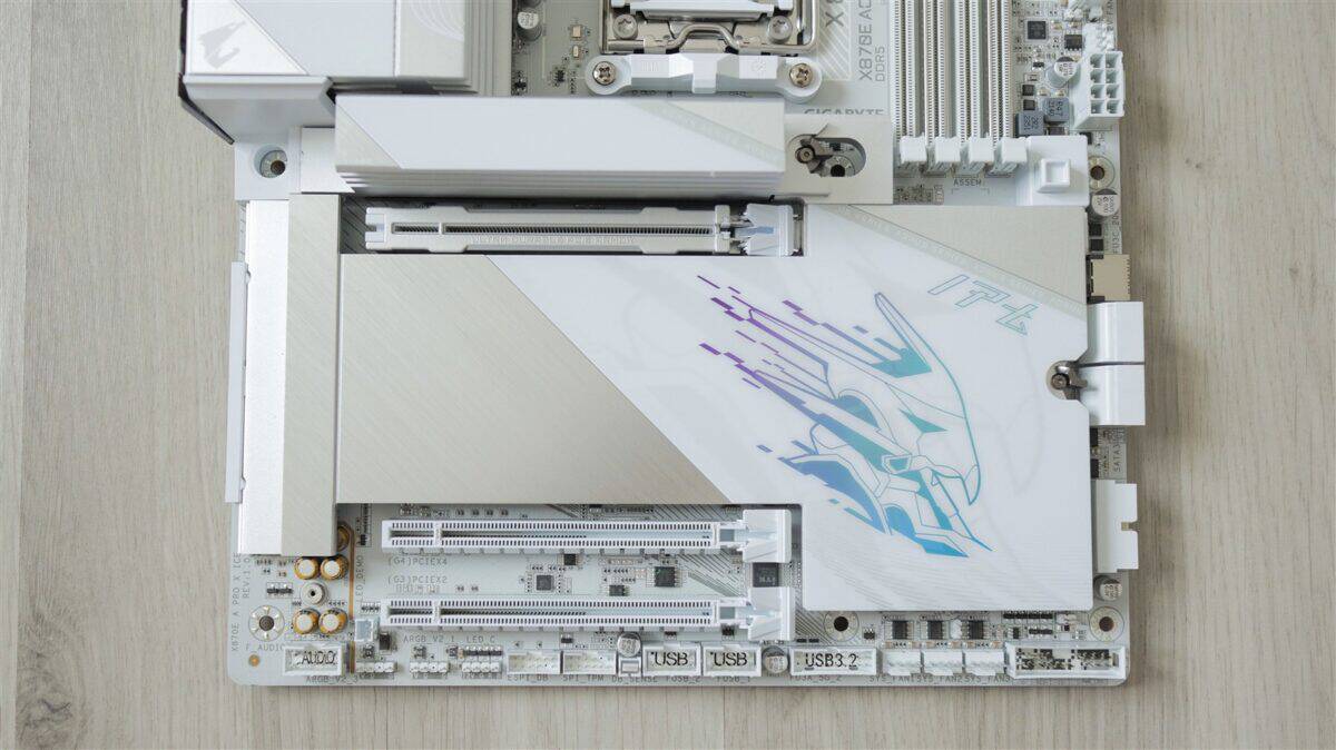 Placa de baza GIGABYTE X870E AORUS PRO X3D ICE - review