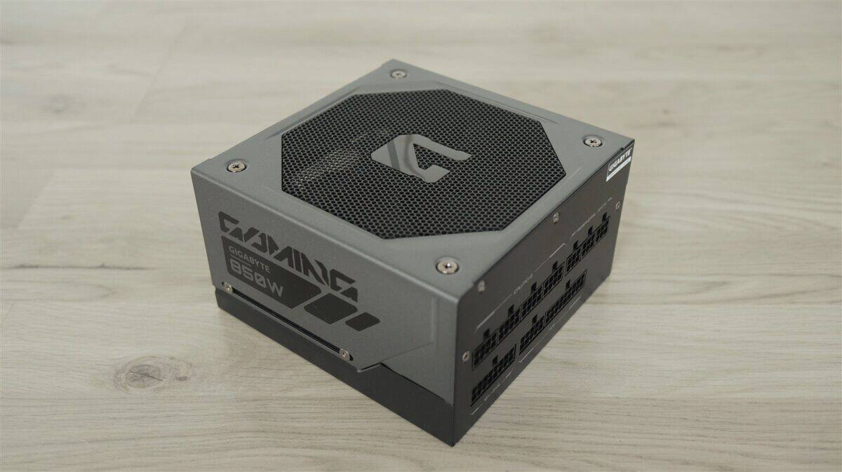 Sursa GIGABYTE Gaming 850GM PG5