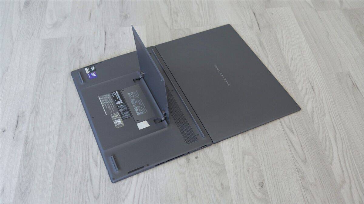 ASUS Zenbook Duo 2026 (UX8407) - review