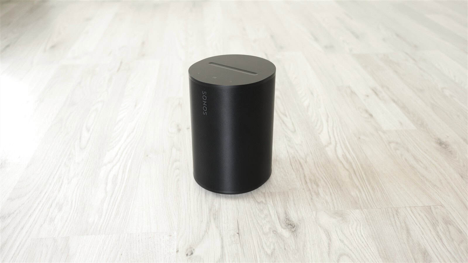 Boxă inteligentă Sonos Era 100 SL - review (Cea mai accesibilă boxă a producătorului american, creată parcă pentru a te prinde „virusul” Sonos…)