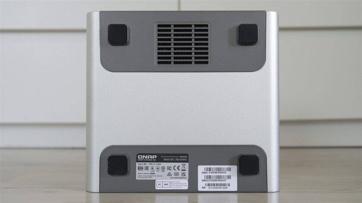 NAS QNAP TBS-h574TX - review