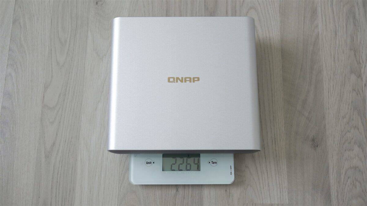 NAS QNAP TBS-h574TX - review